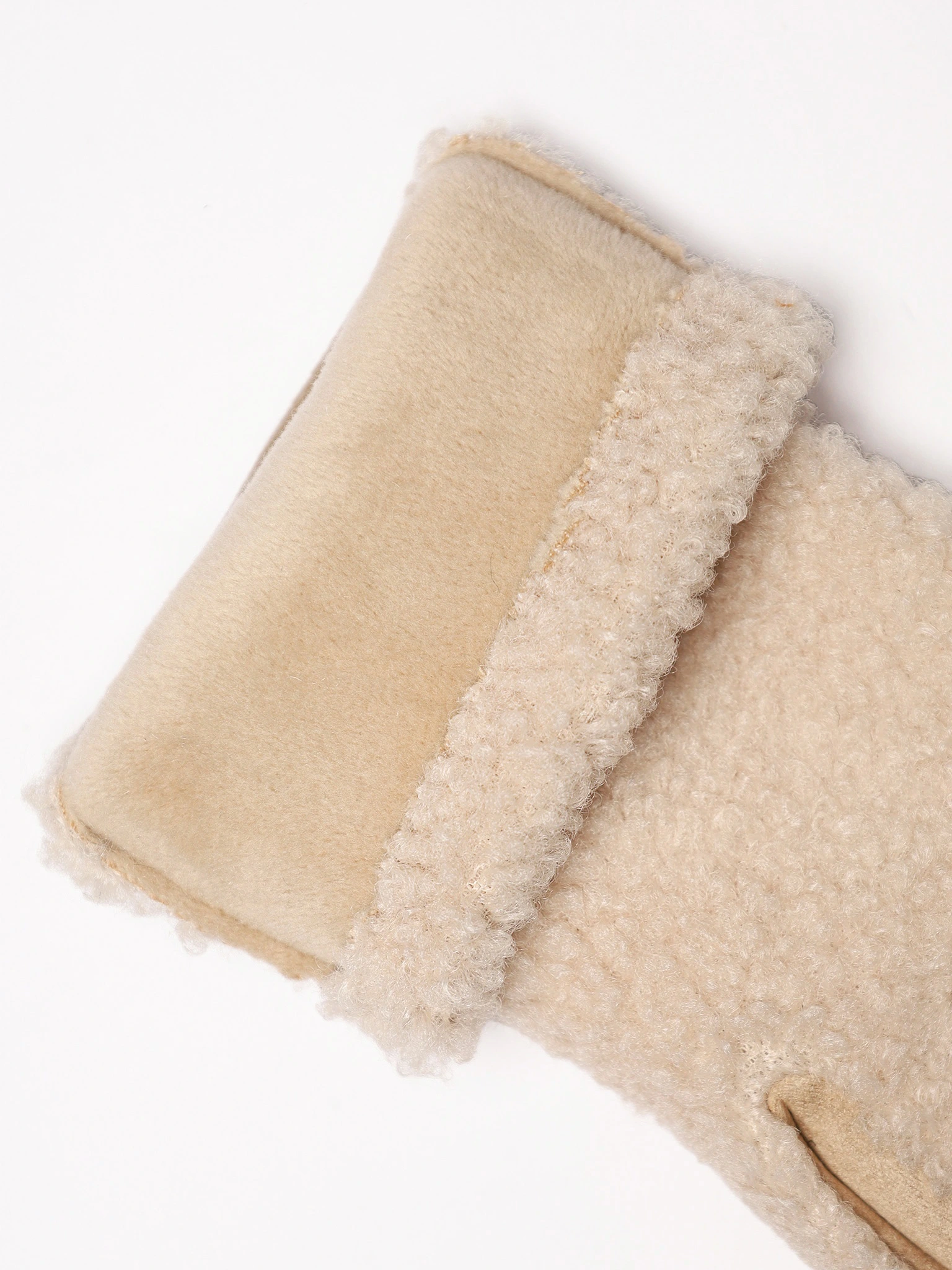 Перчатки комбинированные с декоративной нашивкой в ассортименте